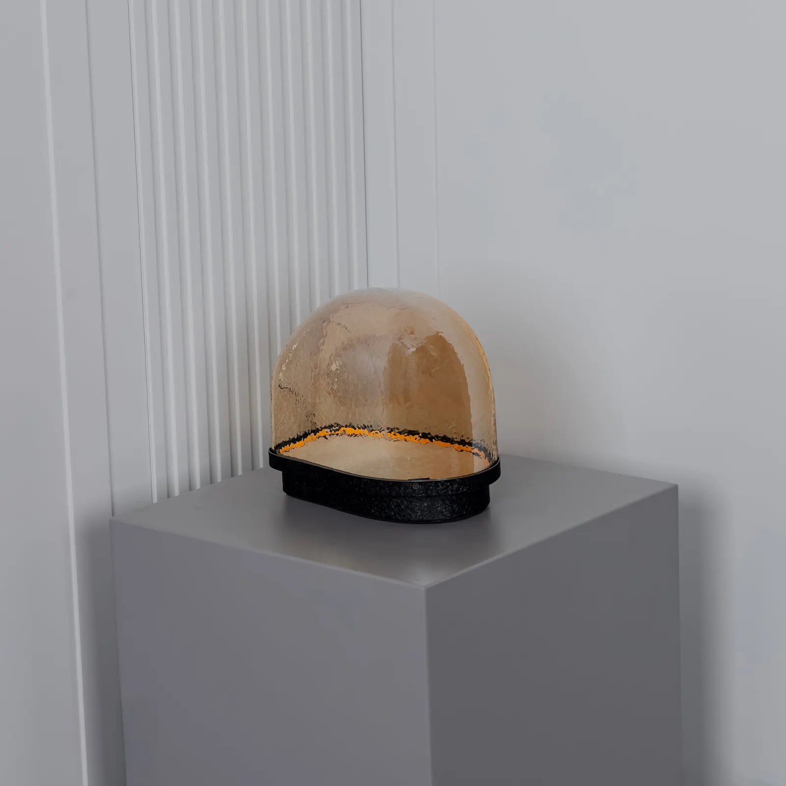 Gambia Bal Cam Siyah Masa Lambası 28 cm