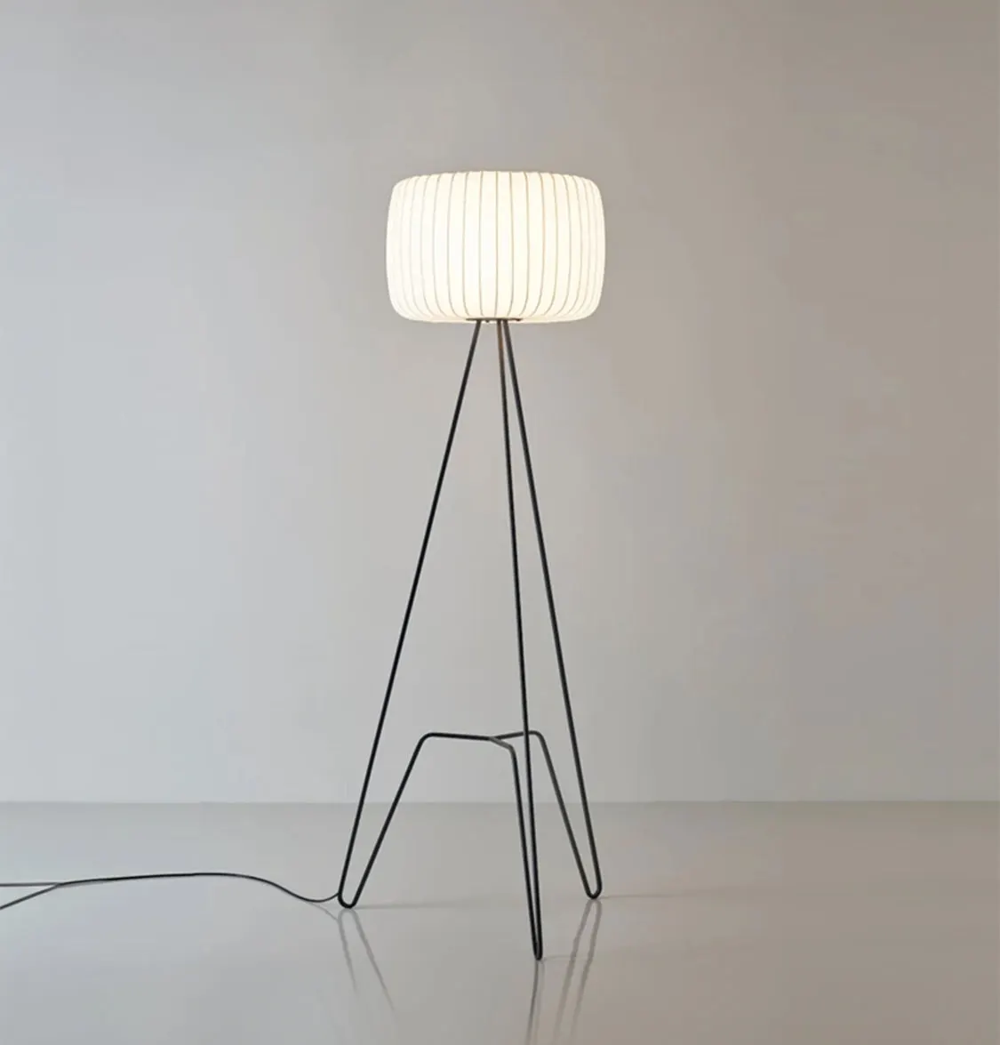 Mimosa Soft Touch Beyaz Üç Ayaklı Lambader 45 cm